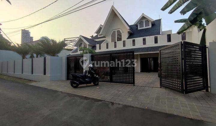 Rumah Kompleks One Gate System Simprug Golf 1