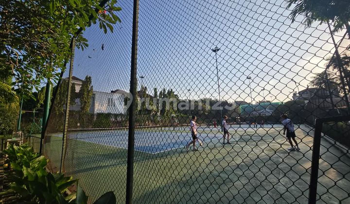 Dijual Rumah Dalam Kompleks Eksklusif, Harga Dekat NJOP