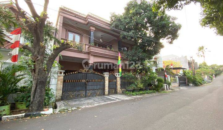 Dijual rumah 3 lantai terawat di Rawamangun, Jaktim 2