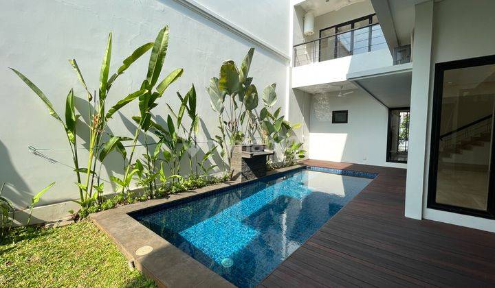 Rumah Bagus Semi Furnished di Kemang, Jakarta Selatan 1