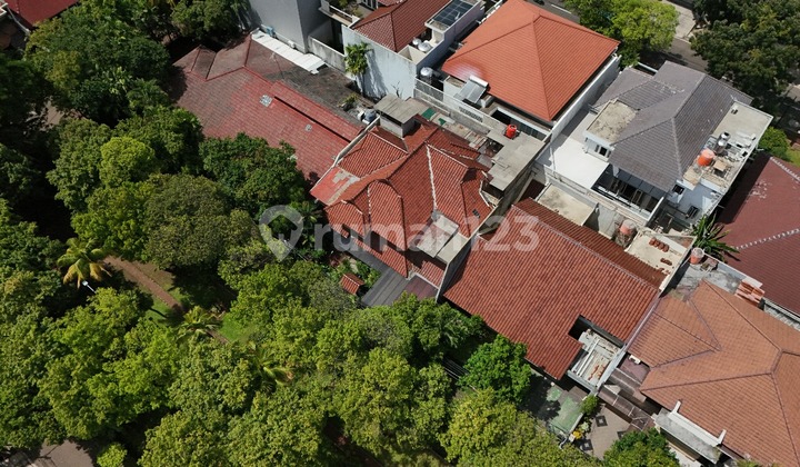 For Sale, House in front of Lush and Shady Asri Park, Kebayoran Baru