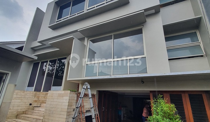 Disewakan Rumah Mewah Pondok Indah Walking Distance ke Sekolah International