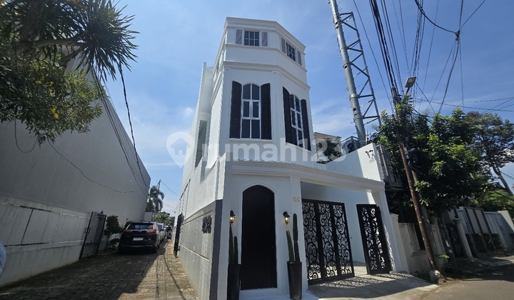 Turun Harga ! Rumah Baru Mewah dan Siap Huni Kemang