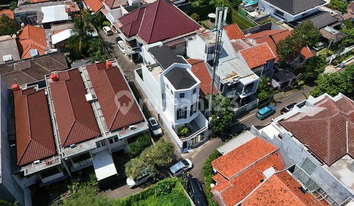 Turun Harga ! Rumah Baru Mewah dan Siap Huni Kemang