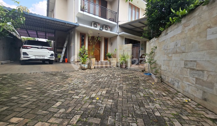 Rumah Tropical Cantik Lokasi Tenang dan Private Lebak Bulus