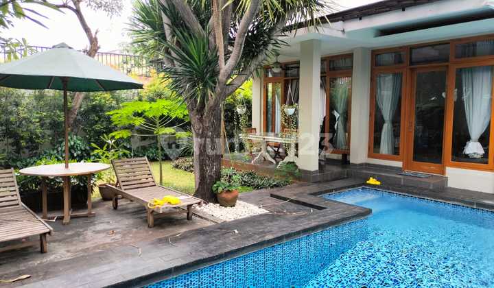 Disewakan Rumah Siap Huni Exclusive & Prime Area di Kemang Disewakan Rumah Siap Huni Exclusive & Prime Area di Kemang