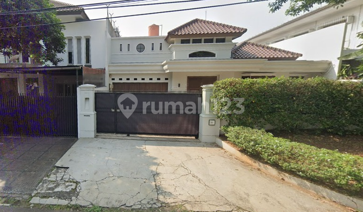 Disewakan Rumah Classic Bagus Luas di Pondok Indah