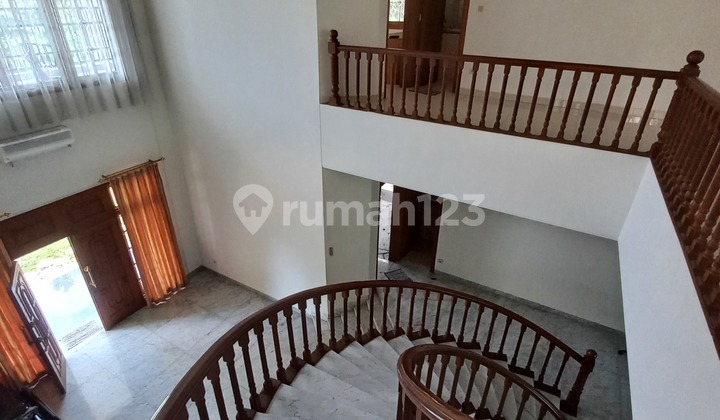 Disewakan Murah Rumah Luas Lokasi Tenang di Pondok Indah 2