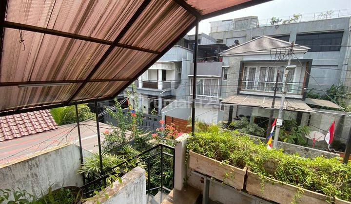 Dijual Rumah Lama 2 Lantai jalan Benda Kebayoran Baru (IR) 1