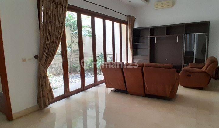 Disewa Rumah 2 Lantai di Pejaten sudah termasuk furniture (IR) 1