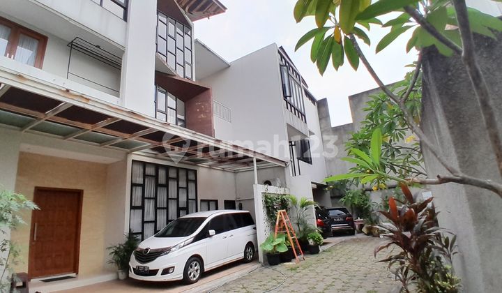 Rumah Industrial Minimalis di townhouse Pasarminggu (IR) 2