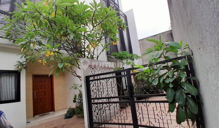 rumah Townhouse Pasarminggu 3 Lantai kolam renang  (IR) 2