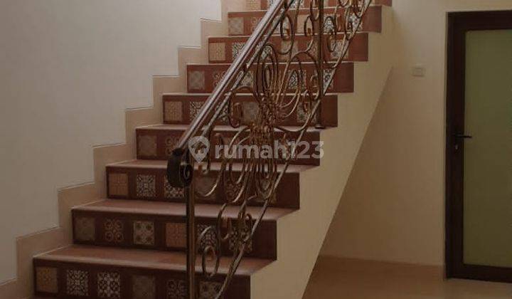 Sewa Rumah Joglo Villa Mewah Antik di Modern Hills Pondok Cabe 9