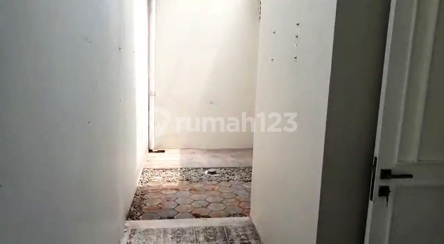 Rumah 2 Lantai Bagus di Rempoa, Tangerang 7