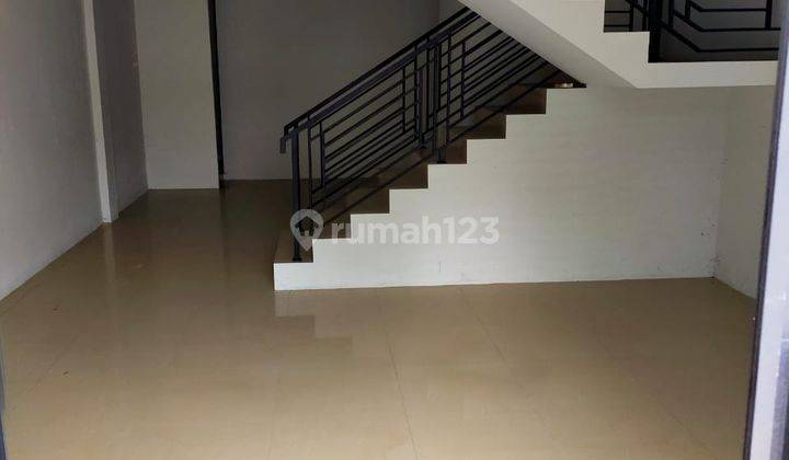 Rumah 2 Lantai Bagus Unfurnished di H Nawi, Jakarta Selatan 3