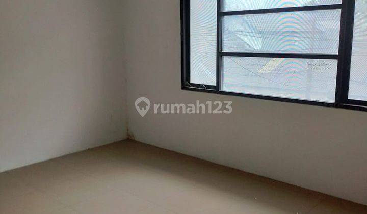 Rumah 2 Lantai Bagus Unfurnished di H Nawi, Jakarta Selatan 4