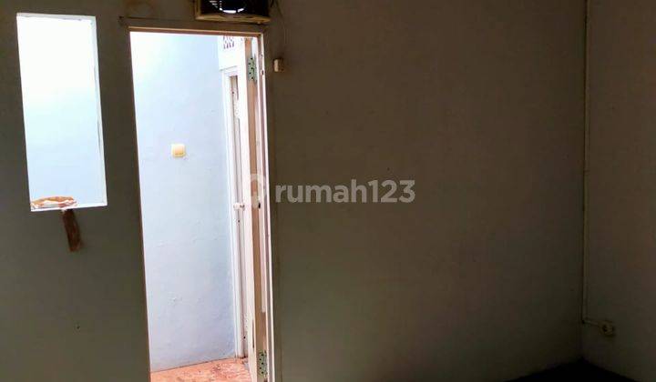 Rumah 2 Lantai Bagus Unfurnished di H Nawi, Jakarta Selatan 6