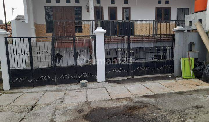 Rumah 2 Lantai Bagus SHM di Antena, Jakarta Selatan 1