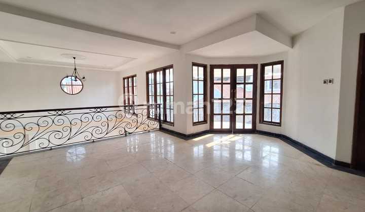 Dijual Rumah Mewah Di Cipondoh, Tangerang Dijual Rumah Mewah Di Cipondoh, Tangerang