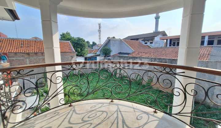 Luxury House For Sale in Cipondoh, Tangerang 2