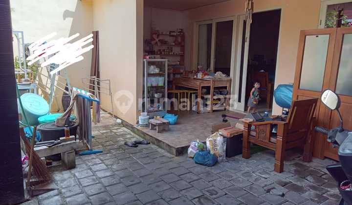 Rumah modern di tengah kota 5