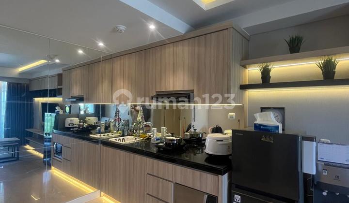 For Sale Landmark Residence, Furnished, Move-In Ready, Clean, Well-Maintained, 7th Floor, Strata Title. 2