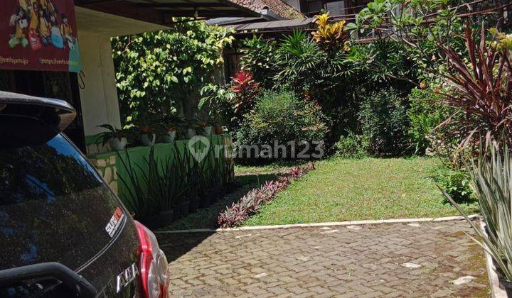 Sewa kontak rumah besar asri lingkungan tenang di sayap riau SHM 3