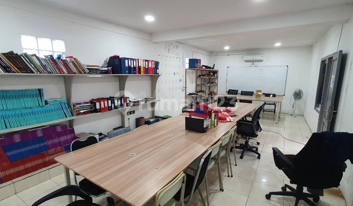 Sewa kontrak gedung/rumah besar mainroad sayap riau cocok untuk kantor SHM Bagus 3
