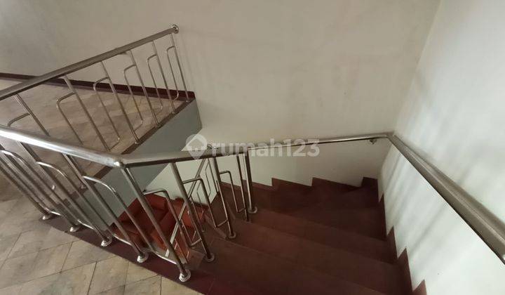 Sewa kontrak rumah bagus 2lt di Antapani SHM furnish/unfirnish ruangan besar2 bisa untuk kantor 2