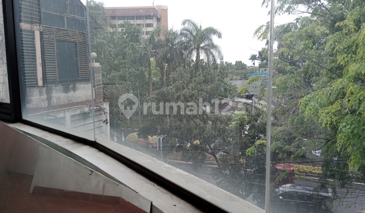 SEWA KONTRAK GEDUNG KOMERSIL BAGUS ESTETIK 3lt di tengah kota Bandung cocok untuk kantor co working-ruko restauran-salon & usaha 55