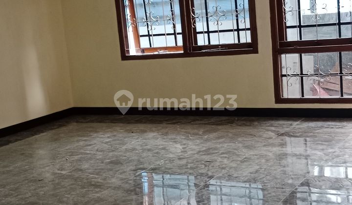 Disewakan / Kontrak Rumah Tinggal 2Lt di Sayap Bkr Pasirluyu 2