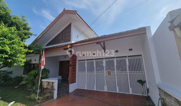 DIJUAL RUMAH CANTIK TERAWAT di Soekarno hatta buah batu Bandung SHM 1