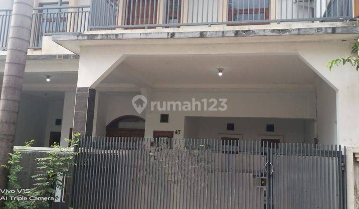 Disewakan /Kontrak Rumah 2,5lt Bisa Untuk Kantor Di Antapani Akses Jalan 2 Mobil Shm 2