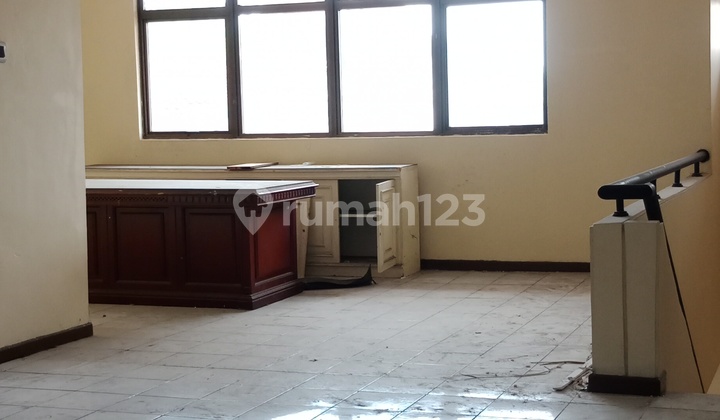 Di Sewakan Kontrak Ruko 2lt Di Mainroad Batununggal Semi Furnish Shm