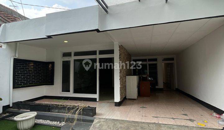 Disewakan / Kontrak Rumah Cantik Mainroad Acocok Untuk Usaha Di Surapati Sukaluyu Bandung Jawa Barat Shm Bagus 1