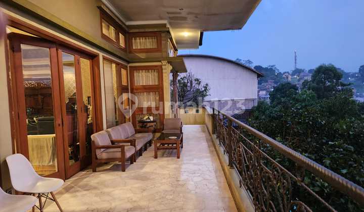 Dijual Rumah Villa LT di Dago Ada Kolam Renang View Pegunungan SHM