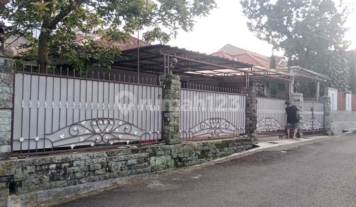 Disewakan Kontrak Rumah +Furnish & Elektronik Siap Huni di Turangga Carport 6 Mobil Lingkungan Tenang SHM Disewakan Kontrak Rumah +Furnish & Elektronik Siap Huni di Turangga Carport 6 Mobil Lingkungan Tenang SHM