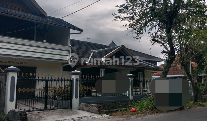 Disewakan Kontrak Rumah Besar 2Lt di Jalan Aktif Cocok untuk Kantor/Tempat Usaha di Turangga Dekat Sekolah Sd Smp Sma Universitas & Perkantoran SHM Disewakan Kontrak Rumah Besar 2Lt di Jalan Aktif Cocok untuk Kantor/Tempat Usaha di Turangga Dekat Sekolah Sd Smp Sma Universitas & Perkantoran SHM