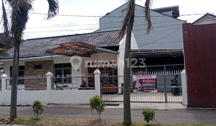 Disewakan Rumah Baru Renovasi Siap Huni Bersih di Antapani Boleh untuk Kantor SHM Hook