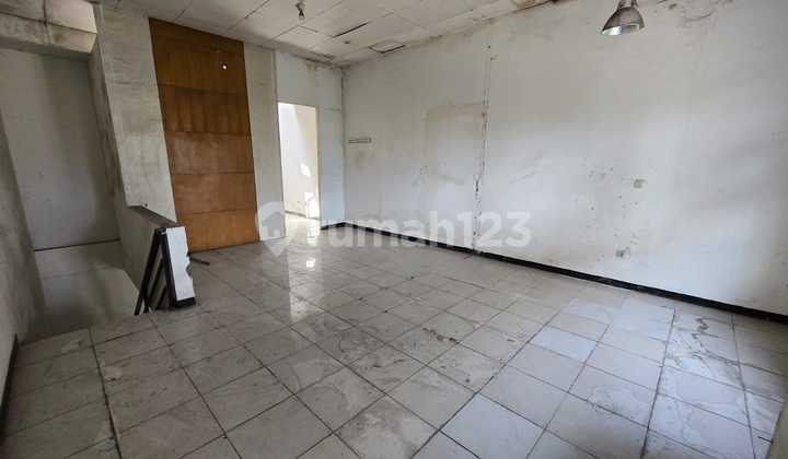 Distressed Sale: 3-Story Shop Lot in Tereuaan Buahbatu, Bandung – Freehold Title 1