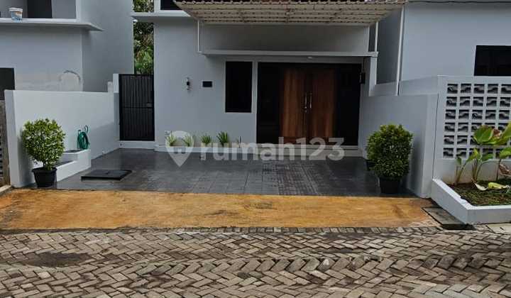 Ready-to-occupy house for sale in Ngalian, West Semarang 2