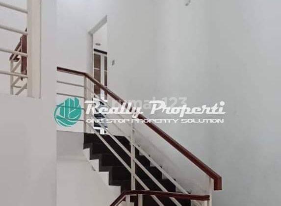 Rumah 3,5lt Lantai Bagus Furnished di Setu, Jakarta Timur 9