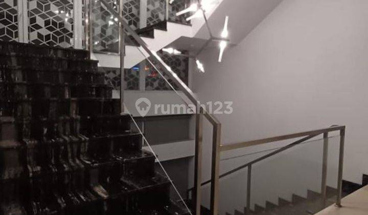 Dijual Rumah Siap Huni, Kawasan Elite Posisi Hook 1