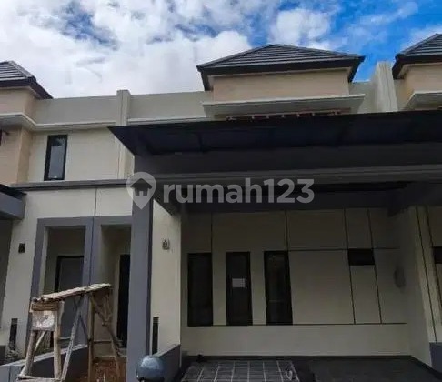 Disewakan Rumah Baru Cluster Waterfront Moderland 2