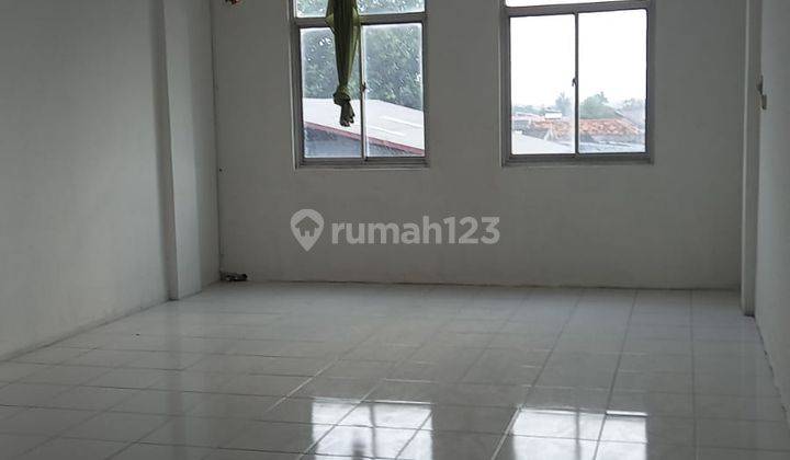 Disewakan Ruko Gandeng Kedoya Raya  1
