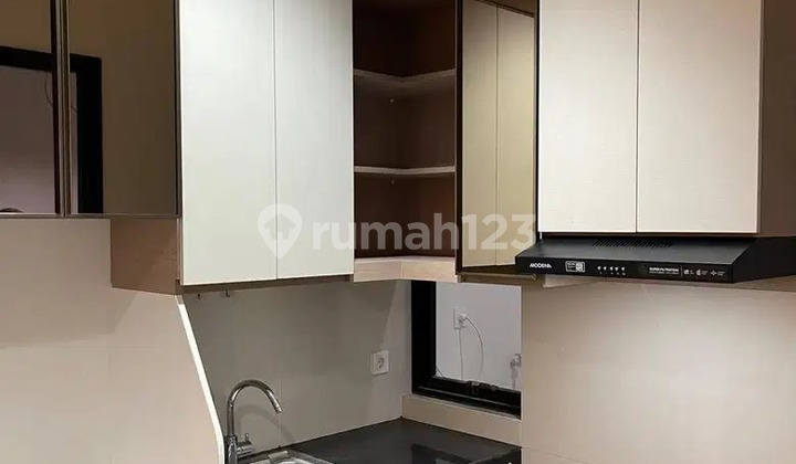 Disewakan Townhouse Green Royal Semanan Lantai 2