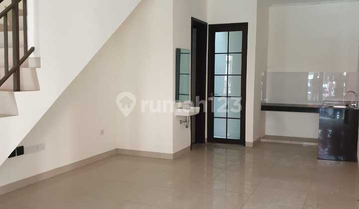 Disewakan Murah Rumah Green Village Cipondoh, Tangerang