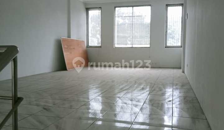 Ruko main road strategis besar 1
