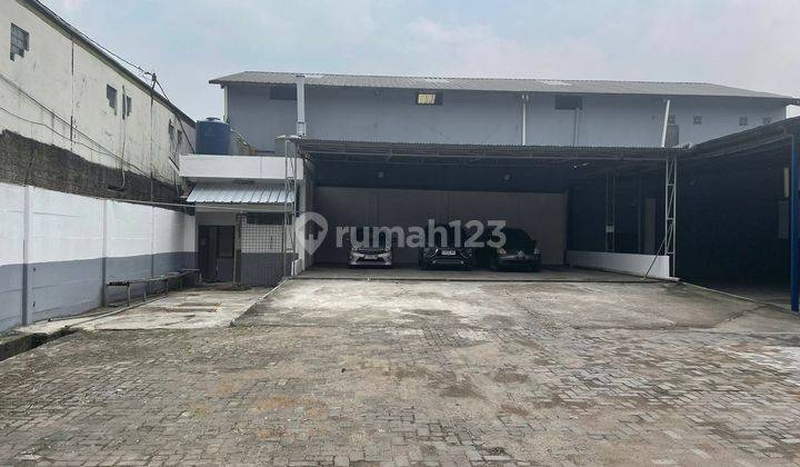 Ruang usaha luas dan murah di sayap holis 1