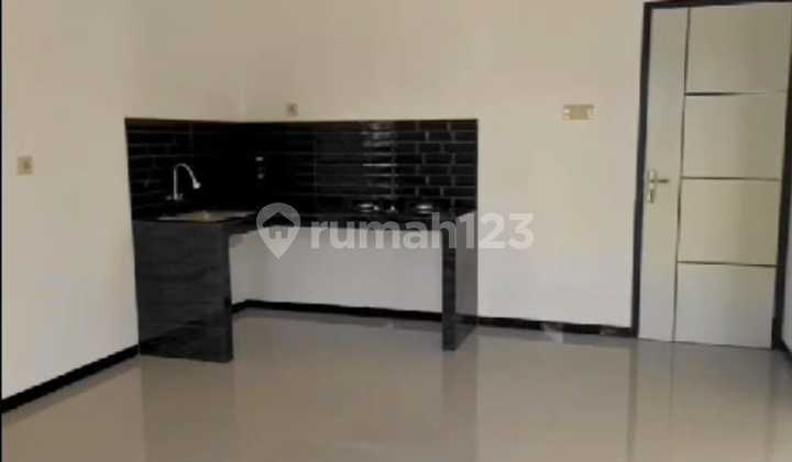 For Sale Modern 2.5-Storey House in Grand Amany Buring Malang 2